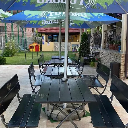 Guest house Pensiunea Floris 3*
